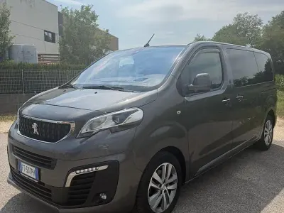 Usata Peugeot Traveller