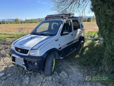 Usata Daihatsu Terios 86 CV (63 kW) 2001 Bianco SUV
