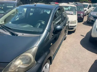 Usata Toyota Aygo 68 CV (50 kW) 2007 Nero Utilitaria