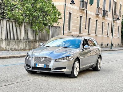 Usata Jaguar XF Sportbrake Luxury 241 CV (177 kW) 2013 Grigio Station wagon