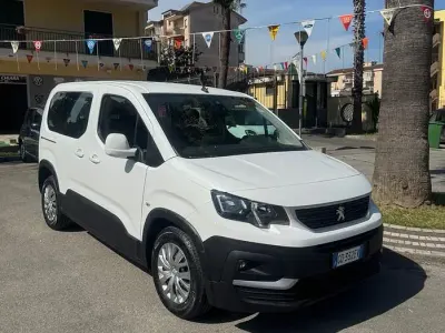 Usata Peugeot Rifter Allure 102 CV (75 kW) 2020 Bianco Monovolume