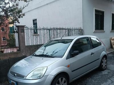 Usata Ford Fiesta 2004 Grigio Utilitaria