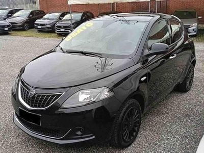 Usata Lancia Ypsilon Silver 69 CV (50 kW) 2022 Nero Utilitaria