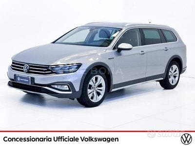 Usata VW Passat Alltrack 200 CV (147 kW) 2023 Grigio Station wagon