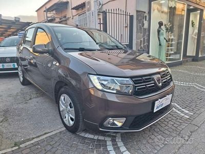 Usata Dacia Sandero Comfort 75 CV (55 kW) 2019 Marrone Berlina