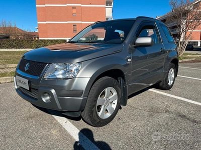 Usata Suzuki Grand Vitara 106 CV (77 kW) 2006 Grigio SUV