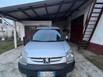 Usata Peugeot Partner 2002 Grigio Monovolume