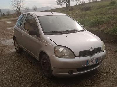 Usata Toyota Yaris 2000 Grigio Utilitaria