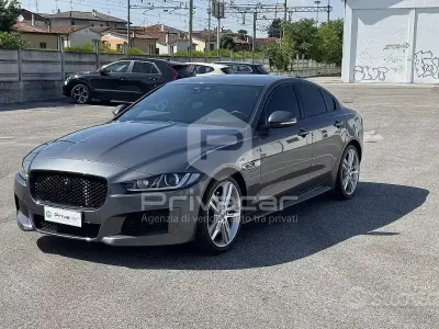 Usata Jaguar XE R-Sport 300 CV (220 kW) 2018 Grigio Berlina