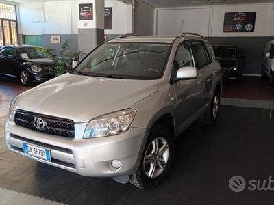 Usata Toyota RAV4 Luxury 136 CV (100 kW) 2006 Grigio SUV