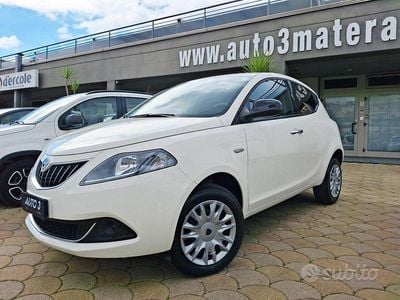 Usata Lancia Ypsilon Gold 69 CV (50 kW) 2022 Bianco Utilitaria