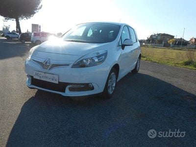 Usata Renault Scénic III XMOD 110 CV (80 kW) 2013 Bianco pastello Monovolume