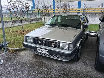 Usata Lancia Prisma 116 CV (85 kW) 1987 Argento Berlina