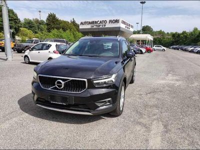 usata Volvo XC40 XC40Momentum 2.0cc 197cv B4 AWD Geartronic