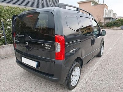 Usata Peugeot Bipper 75 CV (55 kW) 2014 Monovolume