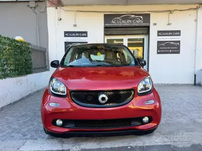 Usata Smart ForFour Passion 71 CV (52 kW) 2015 Rosso Utilitaria