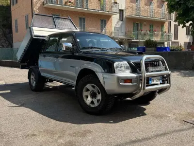 Usata Mitsubishi L200 116 CV (85 kW) 2001 Grigio Pick-up
