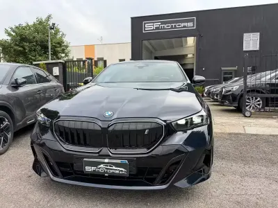 Usata BMW i5 M Sport 127 kW (173 CV) 2025 Blu Berlina