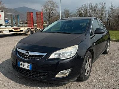 Usata Opel Astra 110 CV (80 kW) 2010 Nero Berlina