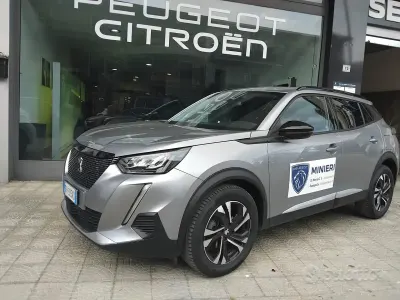 Usata Peugeot 2008 Allure 110 CV (80 kW) 2022 Grigio SUV