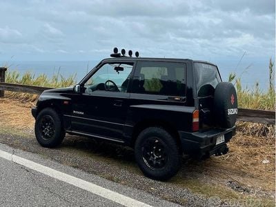 Usata Suzuki Vitara 75 CV (55 kW) 1997 Nero Station wagon