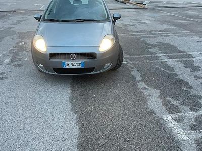 Usata Fiat Punto 75 CV (55 kW) 2007 Grigio Berlina