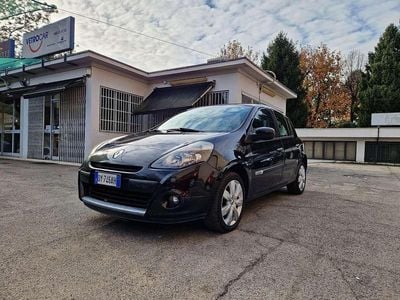 Usata Renault Clio II Luxe 75 CV (55 kW) 2009 Nero Berlina