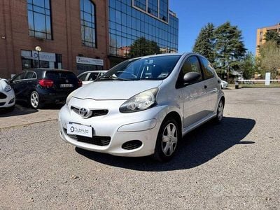 Usata Toyota Aygo Sol 68 CV (50 kW) 2010 Grigio Utilitaria