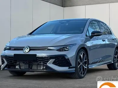 Nuova VW Golf VIII GTI Clubsport 300 CV (220 kW) 2026 Grigio Berlina
