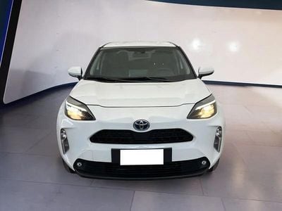 Bianco Usata 2025 Toyota Yaris Cross Business Edition SUV | 25.450 € (Cara)