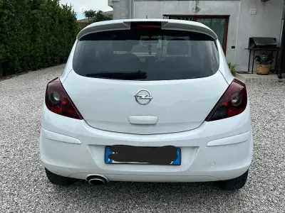 Usata Opel Corsa Sport 95 CV (69 kW) 2011 Bianco Utilitaria
