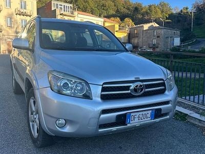 Usata Toyota RAV4 Luxury 177 CV (130 kW) 2007 Argento Station wagon
