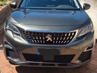 Usata Peugeot 3008 2019 Grigio SUV