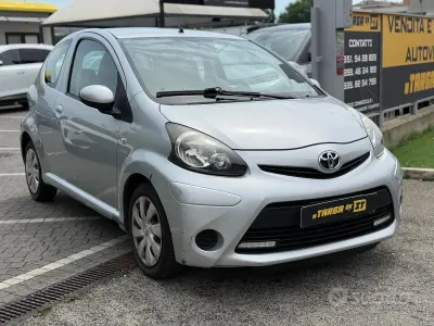 Usata Toyota Aygo Active 68 CV (50 kW) 2012 Grigio Utilitaria