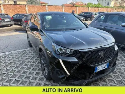 Usata Peugeot 2008 Active 101 CV (74 kW) 2021 Nero SUV