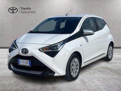 Usata Toyota Aygo Cool 72 CV (52 kW) 2021 Bianco Utilitaria