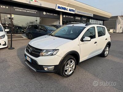 Usata Dacia Sandero Prestige 90 CV (66 kW) 2015 Bianco Berlina