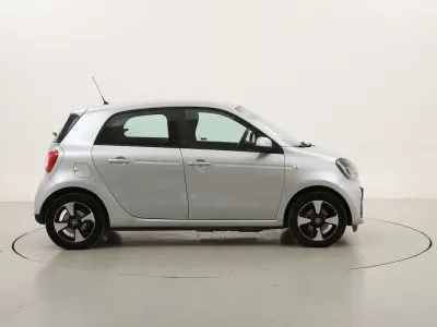 Usata Smart ForFour Electric Drive Passion 41 kW (56 CV) 2022 Argentoargento Utilitaria