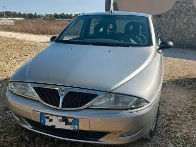 Usata Lancia Ypsilon 60 CV (44 kW) 2002 Grigio Utilitaria