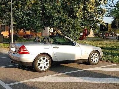 Usata Mercedes SLK230 193 CV (141 kW) 1998 Argento Cabrio