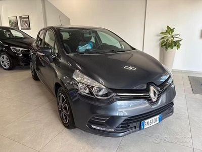 Usata Renault Clio IV Life 75 CV (55 kW) 2019 Grigio Berlina