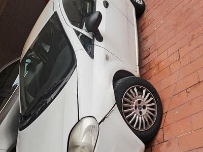 Usata Fiat Punto 75 CV (55 kW) 2007 Bianco Utilitaria