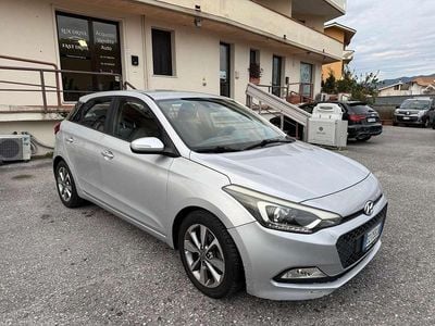 Usata Hyundai i20 Style 75 CV (55 kW) 2015 Argento Berlina