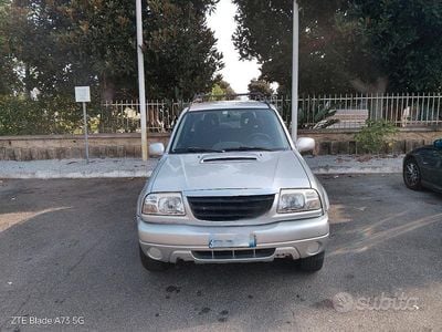 Usata Suzuki Grand Vitara 173 CV (127 kW) 2004 Grigio SUV