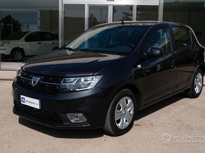 Usata Dacia Sandero Acces 95 CV (69 kW) 2019 Nero Berlina