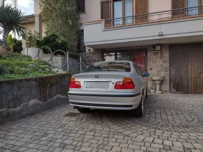Begagnad BMW 323 170 HK (125 kW) 1998 Sedan
