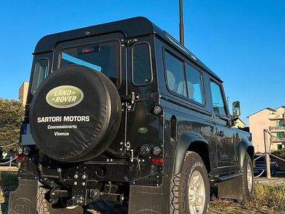 Usata Land Rover Defender SE 122 CV (89 kW) 2006 Verde Station wagon