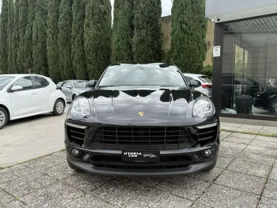 Używany Porsche Macan 250 KM (183 kW) 2018 Czarny SUV