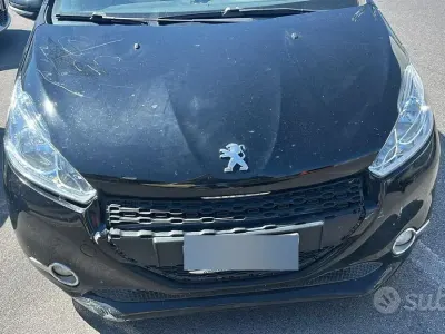 Usata Peugeot 208 Allure 92 CV (67 kW) 2013 Nero Utilitaria