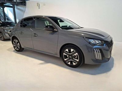 Usata Peugeot 208 Allure 101 CV (74 kW) 2024 Grigio Utilitaria